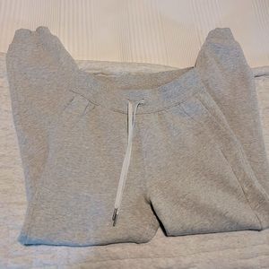 Lululemon Women’s Scuba High-Rise Joggers- Size 6